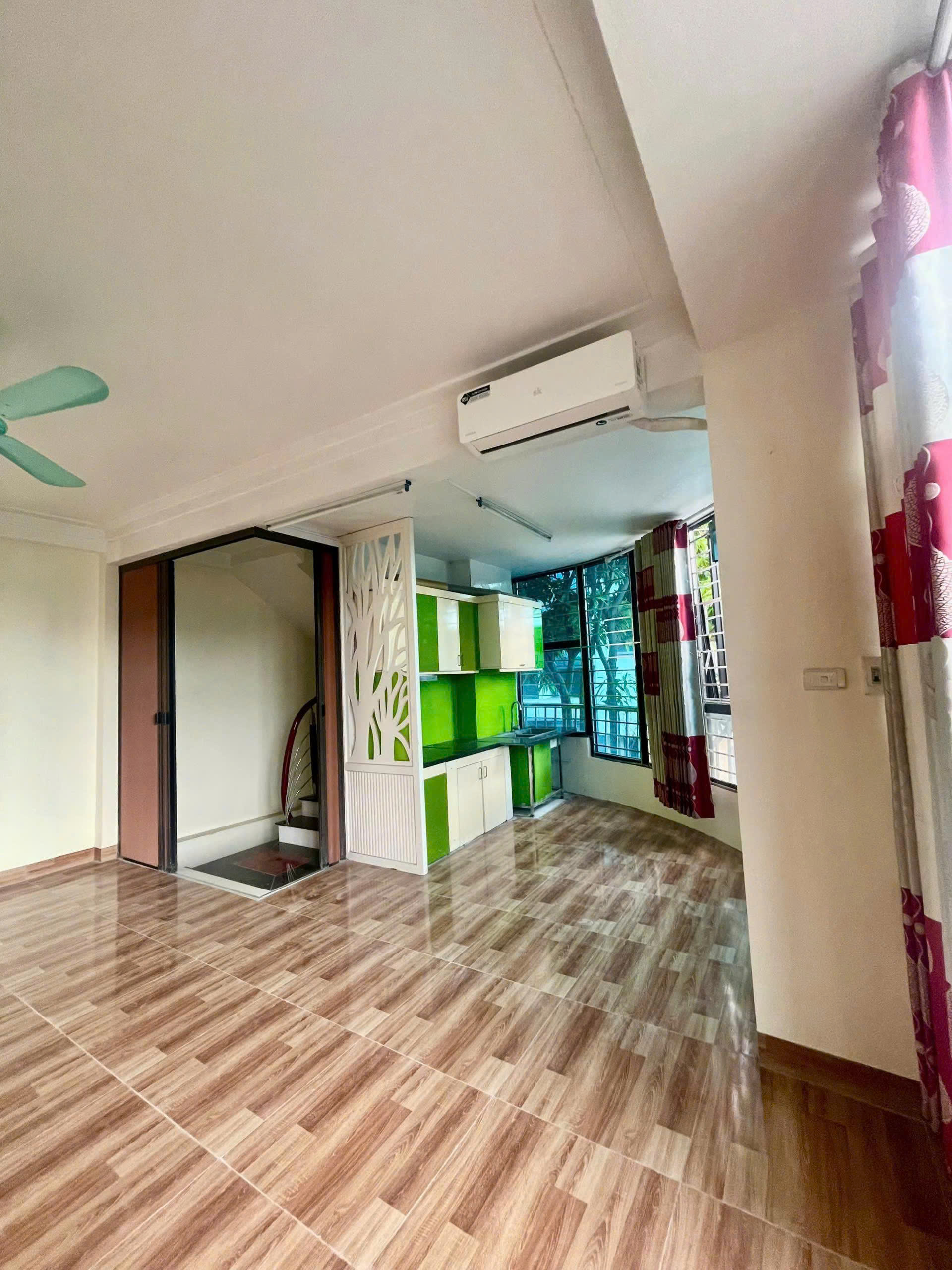 Cho thuê nhà nguyên căn khu Dịch vụ Tây Nam, DTSD 170m2, thông sàn, thang máy 15 Triệu - Ảnh 1